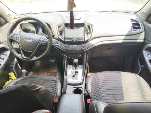 [上海·沪L] 二手奇瑞瑞虎52016款 2.0L CVT家尊版