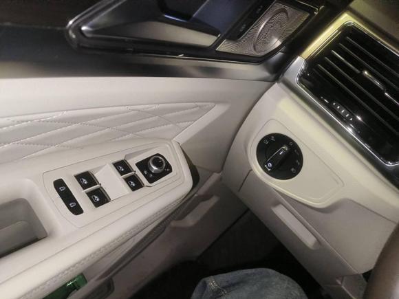 [上海·沪E] 二手大众威然2020款 380TSI 尊贵版