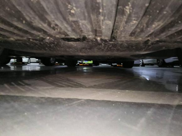 [武汉·鄂A] 二手奔驰奔驰E级2023款 E 300 L 豪华型