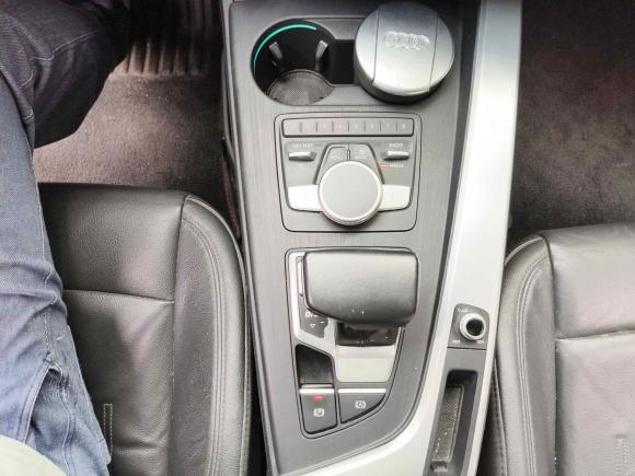 [南京·苏A] 二手奥迪奥迪A4L2019款 40 TFSI 时尚型 国VI