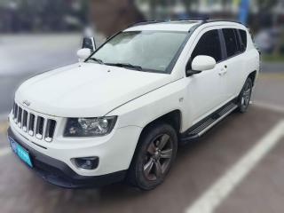 Jeep指南者2014款 改款 2.4L 四驱舒适版