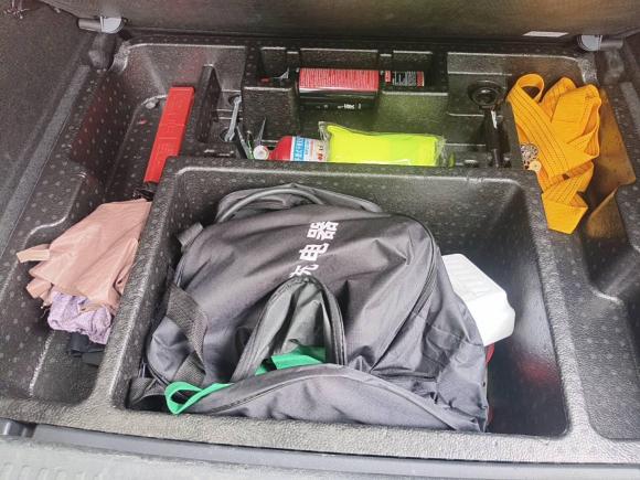 [苏州·苏E] 二手哪吒汽车哪吒U2022款 Pro 400 畅行版