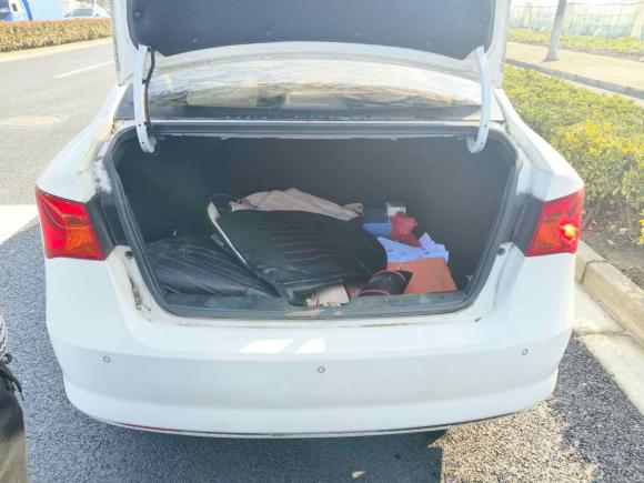 [上海·沪C] 二手荣威荣威3502015款 1.5L 手动豪华天窗版