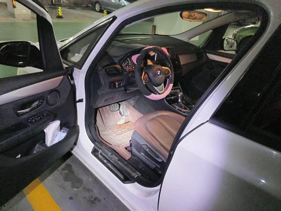 [上海·沪A] 二手宝马宝马2系多功能旅行车2015款 218i 领先型