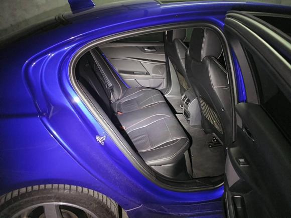 [上海·沪G] 二手捷豹捷豹XE2018款 2.0T 200PS 两驱R-Sport运动版