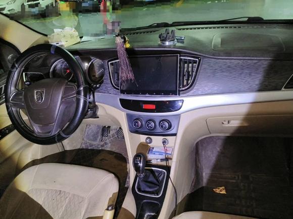 [杭州·浙A] 二手宝骏宝骏7302016款 1.5L 手动标准型 7座