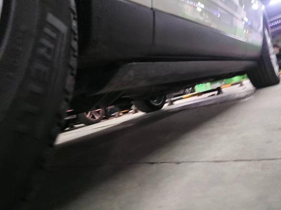 [青岛·鲁B] 二手路虎揽胜2016款 3.0 SC V6 Vogue SE 创世加长版