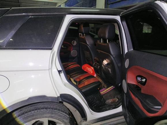 [西安·陕U] 二手路虎揽胜极光2013款 2.0T 5门耀动版