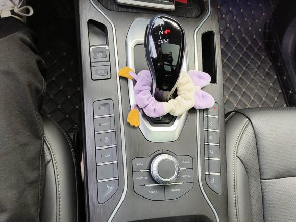 [芜湖·皖B] 二手魏牌魏牌 VV62021款 2.0T 两驱智享+