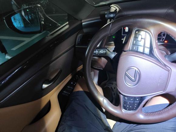 [深圳·粤B] 二手雷克萨斯雷克萨斯ES2018款 200 卓越版 国V