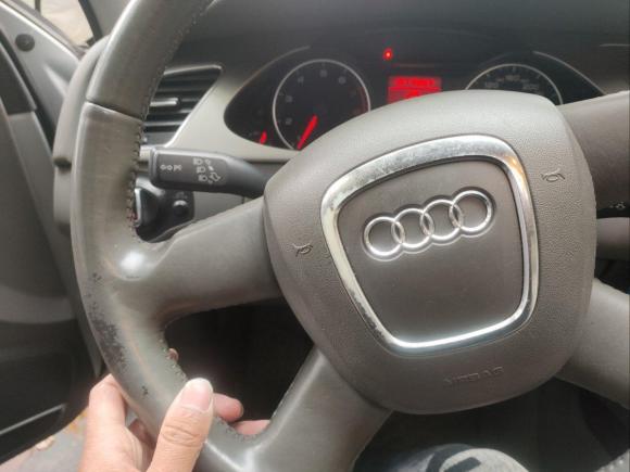 [上海·沪L] 二手奥迪奥迪A4L2011款 2.0 TFSI 舒适型