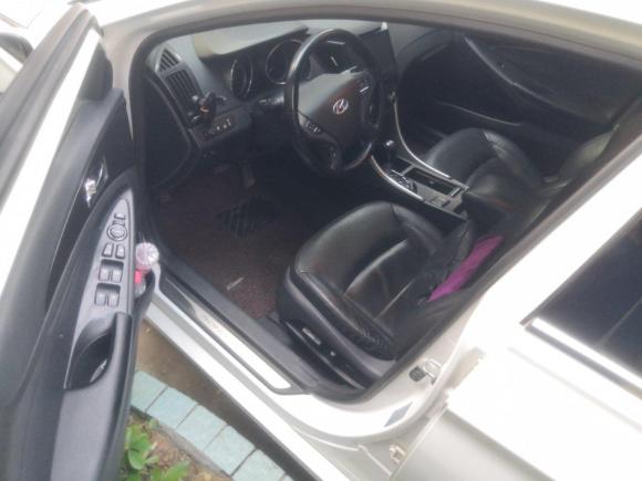 [佛山·鲁B] 二手现代索纳塔2013款 2.4L 自动领先版 国IV