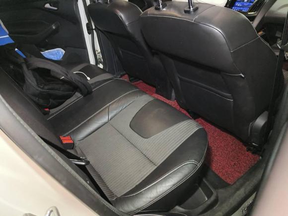 [成都·川A] 二手福特福克斯2012款 三厢 1.6L 自动风尚型