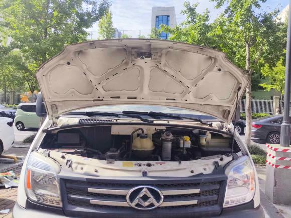 [常州·苏D] 二手上汽大通MAXUS新途V802015款 2.5T 手动傲运通版短轴中顶