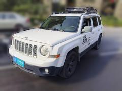 [济南·鲁A] Jeep自由客2012款 2.4 运动版