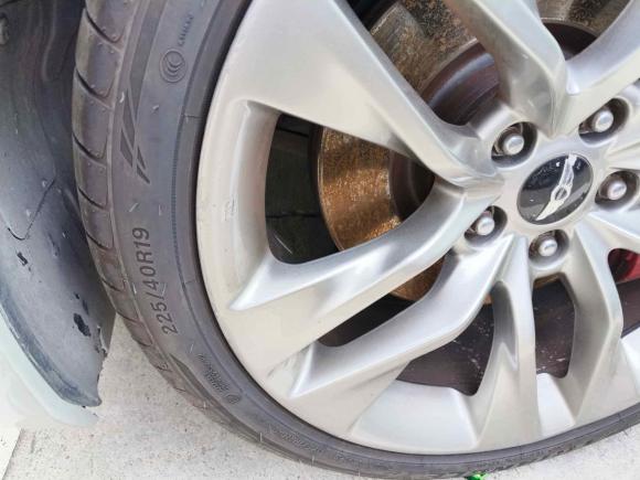 [上海·蒙D] 二手现代劳恩斯-酷派2012款 2.0T 自动Brembo版