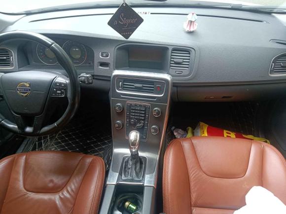 [苏州·苏E] 二手沃尔沃沃尔沃V602013款 T5 舒适版