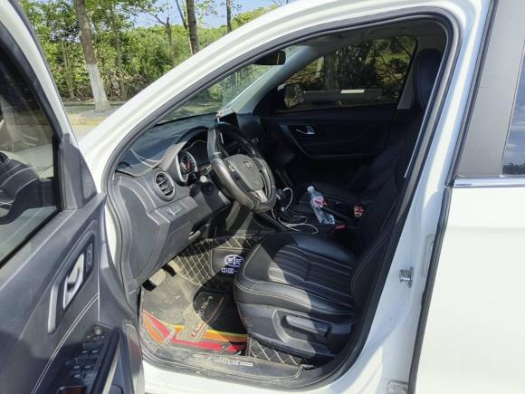 [上海·沪C] 二手奔腾奔腾X402017款 1.6L 自动豪华型