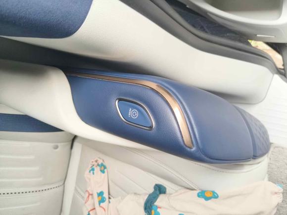 [青岛·鲁B] 二手别克别克GL82021款 Avenir艾维亚 四座尊礼版