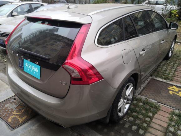 [青岛·鲁U] 二手沃尔沃沃尔沃V602014款 T5 智雅版