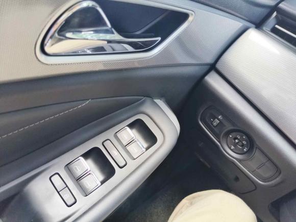 [上海·沪C] 二手奇瑞艾瑞泽52019款 1.5L 手动自在版 国V