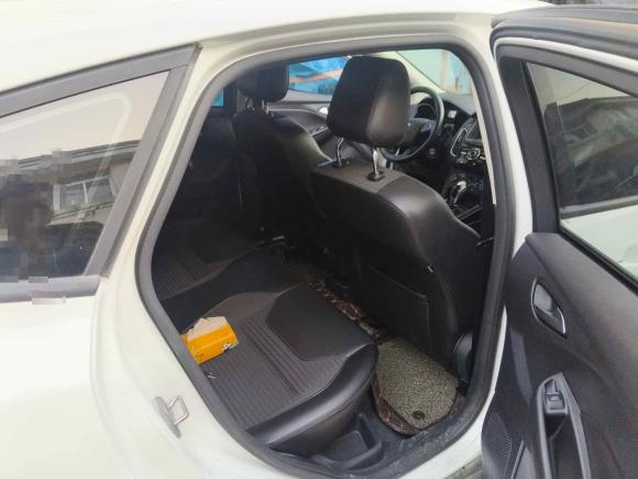 [青岛·鲁B] 二手福特福克斯2017款 两厢 1.6L 自动风尚型智行版