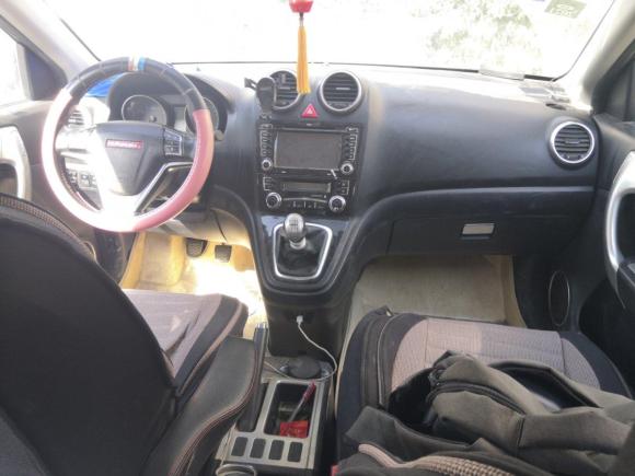 [上海·皖H] 二手哈弗哈弗H62015款 升级版 1.5T 手动两驱精英型