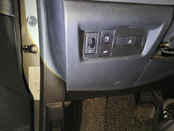 [上海·沪B] 二手雪铁龙雪铁龙C4L2015款 1.8L 自动豪华版