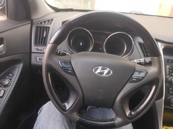 [青岛·鲁B] 二手现代索纳塔2011款 2.0L 自动领先版