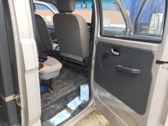 [佛山·粤A] 二手长安跨越跨越王X52021款 2.3T柴油标准版双排厢式3040mm货箱4A2-88C55