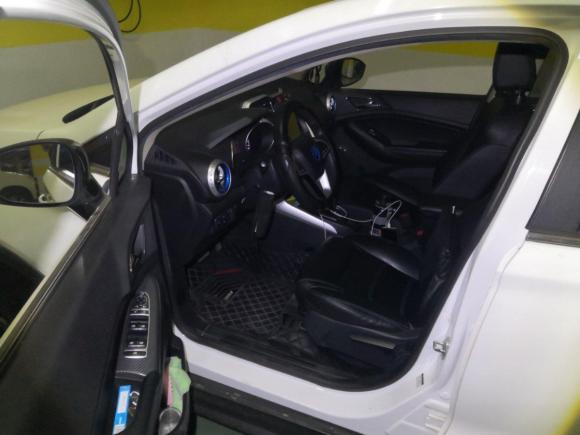 [无锡·苏B] 二手比亚迪元新能源2018款 EV360 智联悦酷型