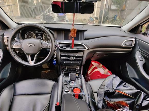 [上海·沪B] 二手英菲尼迪英菲尼迪QX302017款 1.6T 两驱时尚版