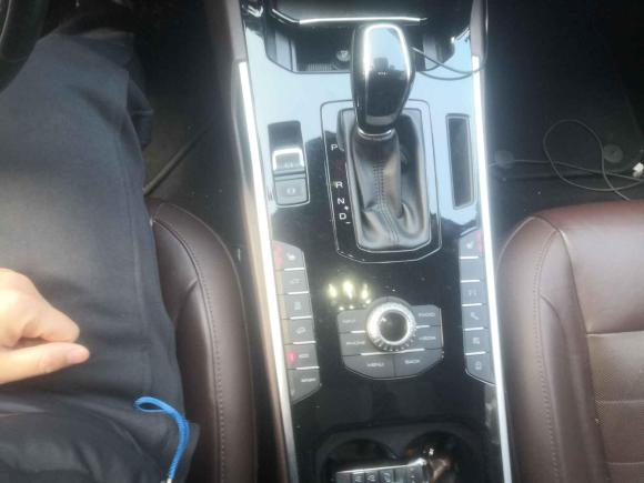 [南京·苏A] 二手魏牌魏牌 VV72017款 2.0T 旗舰型