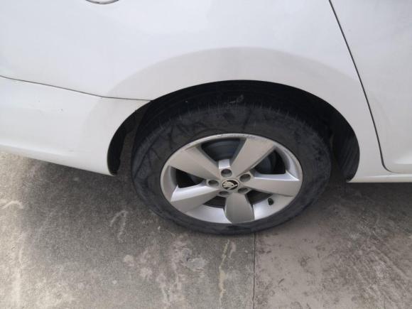 [上海·沪C] 二手斯柯达昕锐2013款 1.6L 手动智选型