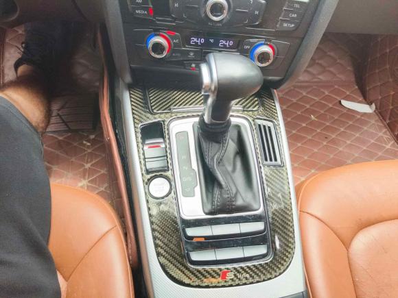 [深圳·粤S] 二手奥迪奥迪A4L2016款 35 TFSI 典藏版 自动标准型