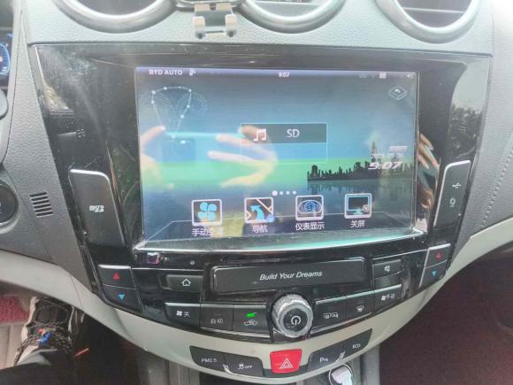 [上海·苏F] 二手比亚迪比亚迪S72015款 2.0T 自动尊贵型
