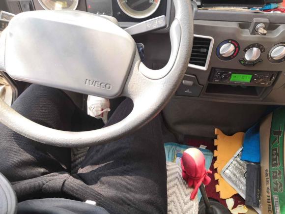 [无锡·苏B] 二手依维柯依维柯得意2009款 2.5T-A35 7座