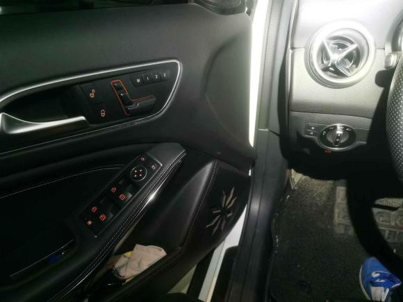 [武汉·鄂A] 二手奔驰奔驰GLA2016款 GLA 200 时尚型