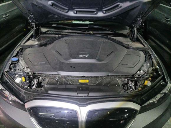 [无锡·苏B] 二手宝马宝马i32022款 eDrive 35 L