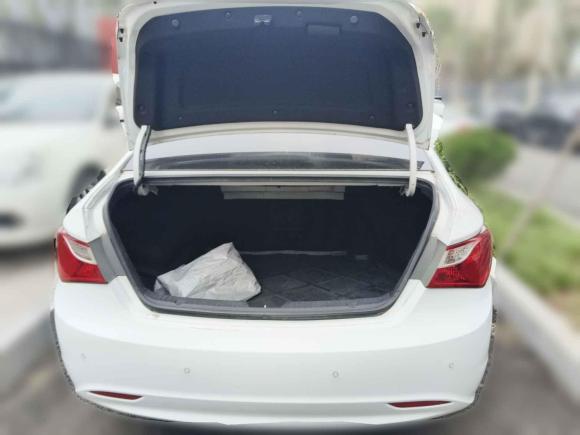 [济南·鲁A] 二手现代索纳塔2011款 2.0L 自动豪华版