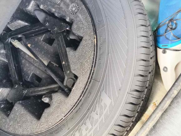 [苏州·苏E] 二手众泰众泰T5002018款 1.5T 自动尊享型