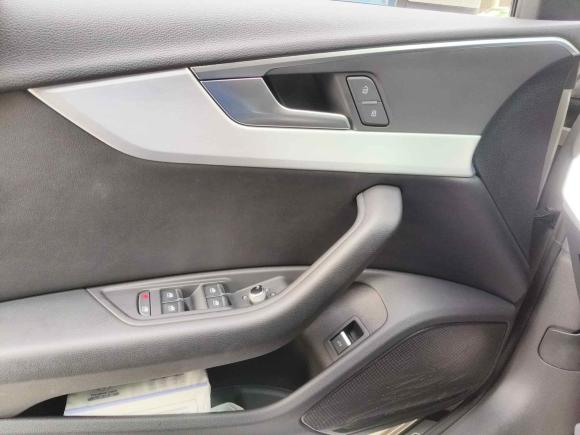 [成都·川A] 二手奥迪奥迪A4L2018款 30周年年型 40 TFSI 时尚型