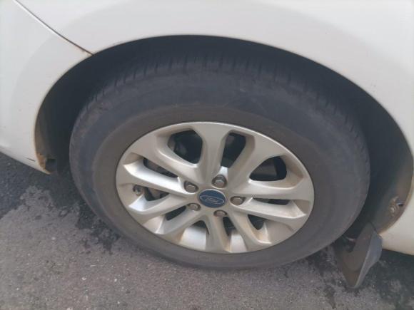 [武汉·鄂A] 二手福特福克斯2013款 两厢经典 1.8L 自动基本型