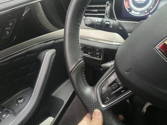 [杭州·浙A] 二手红旗红旗HS52019款 2.0T 智联旗享版