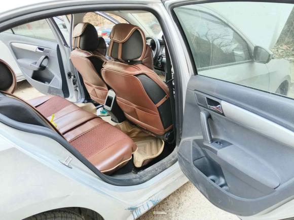 [济南·鲁A] 二手大众朗逸2013款 改款经典 1.6L 手动风尚版