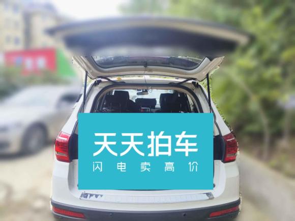 [南京·苏A] 二手哈弗哈弗H62015款 改款 运动版 1.5T 手动两驱精英型