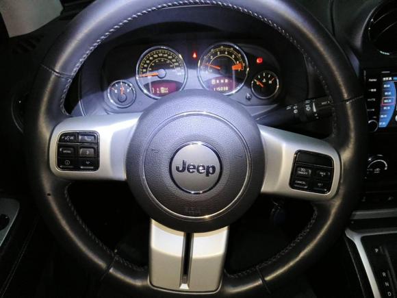 [西安·陕A] 二手Jeep指南者2014款 2.0L 两驱豪华版