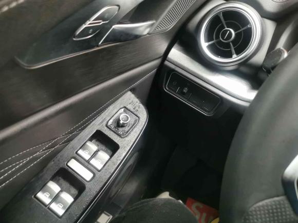 [上海·鲁F] 二手魏牌魏牌 VV52020款 1.5T 两驱颜先锋