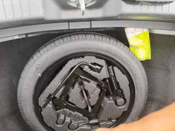 [宁波·浙B] 二手长安长安UNI-V2023款 1.5T 尊享型