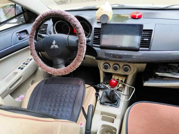 [无锡·苏B] 二手三菱翼神2012款 时尚版 1.8L 手动舒适型